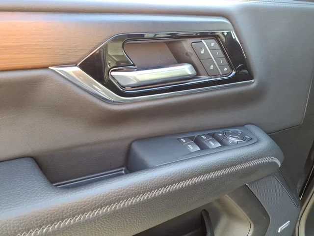 Used 2025 Onyx Black GMC Denali image 19
