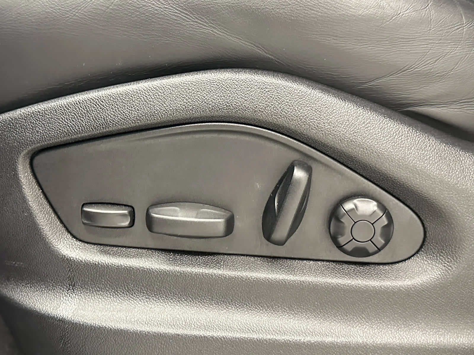 Used 2022 Black Porsche S Platinum Edition image 12