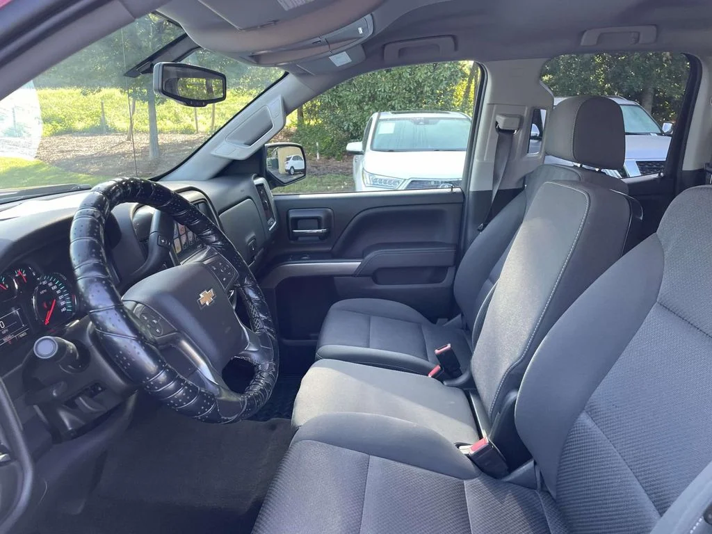 Used 2018 CAJUN RED TINTCOAT Chevrolet LT image 20