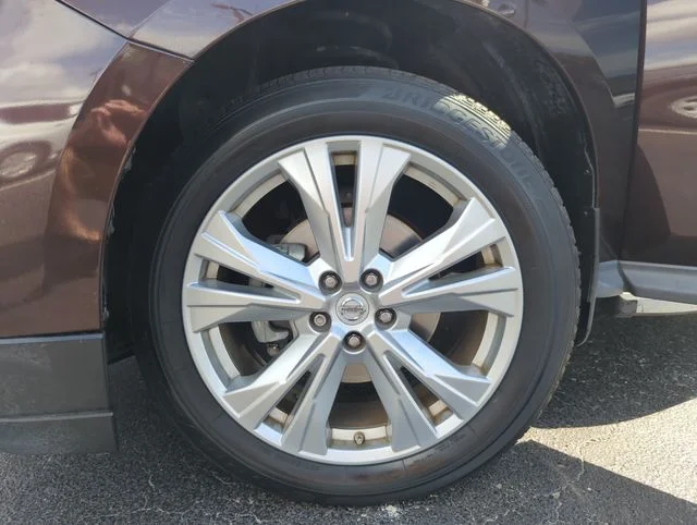 Used 2019 Brown Nissan SL image 48