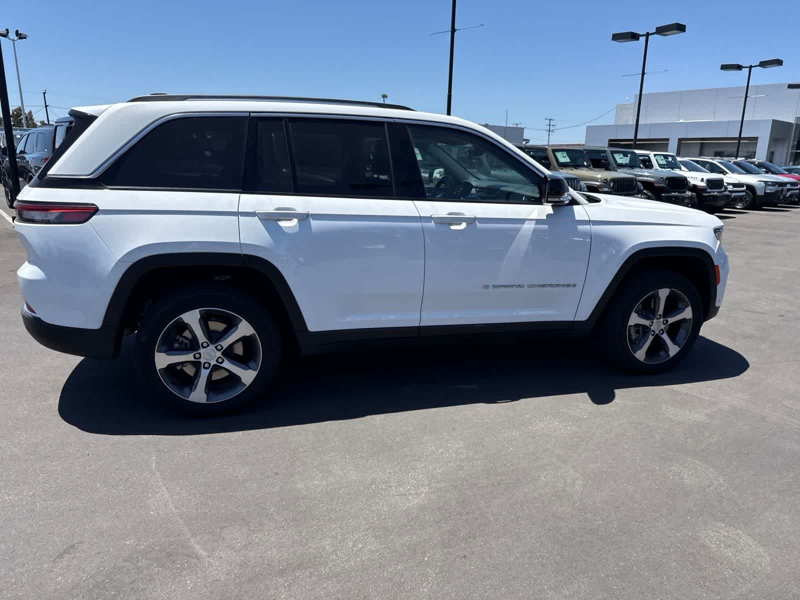 Used 2023 Bright White Clearcoat Jeep  image 13