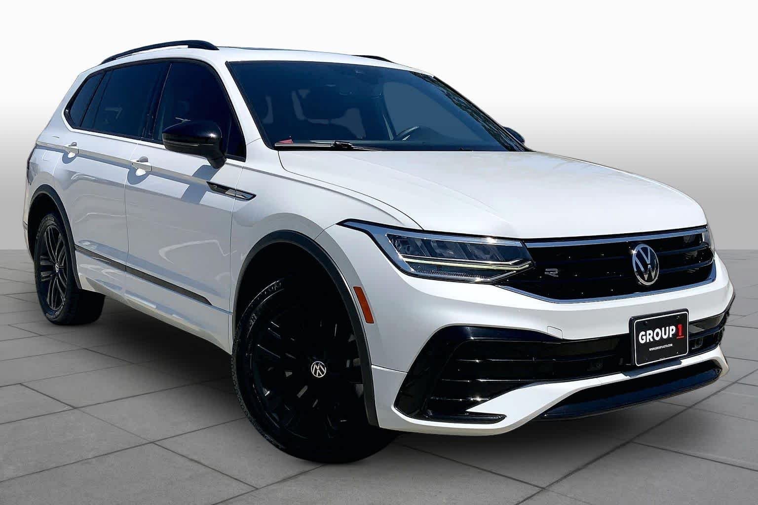 Used 2022 Oryx White Pearl Volkswagen SE R-Line Black image 3