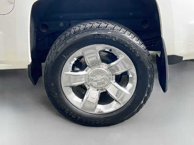 Used 2018 SUMMIT WHITE Chevrolet LTZ image 35
