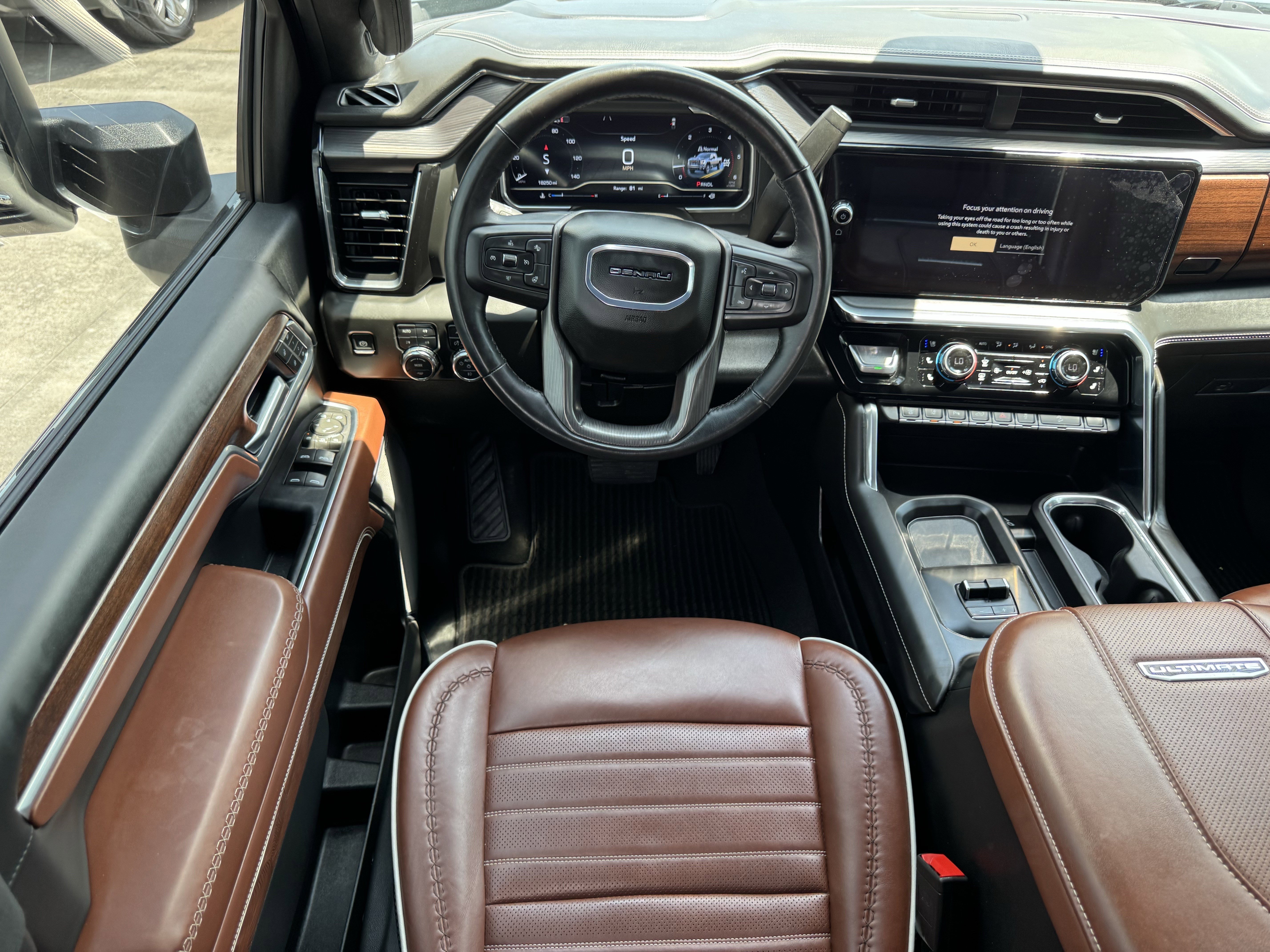 Used 2025 Onyx Black GMC Denali Ultimate image 13