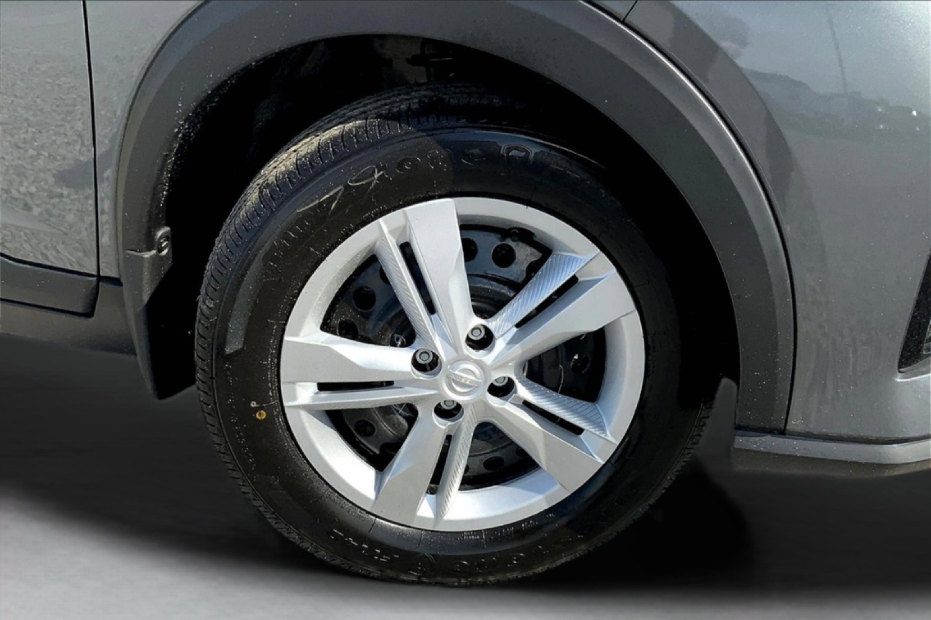 2025 Nissan KICKS PLAY Base - Photo 14