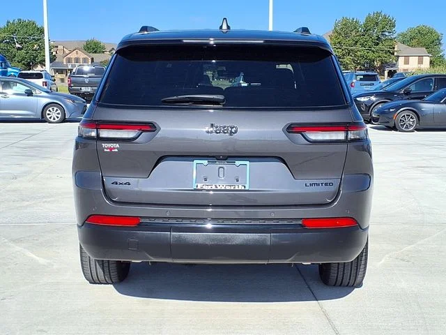 Used 2025 Gray Jeep Limited image 5