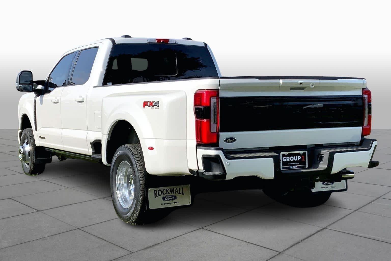 New 2026 Star White Metallic Tri-Coat Ford F-350® Platinum® image 9