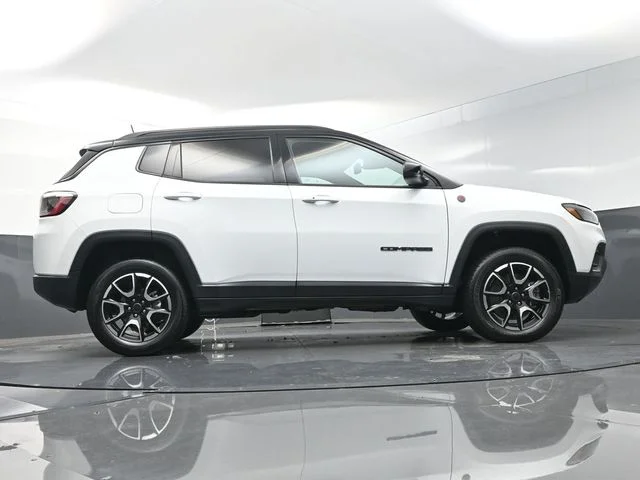 Used 2025 White Jeep Trailhawk image 42