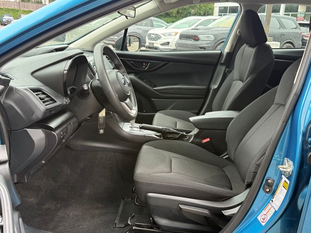 Used 2019 Blue Subaru 2.0i image 18