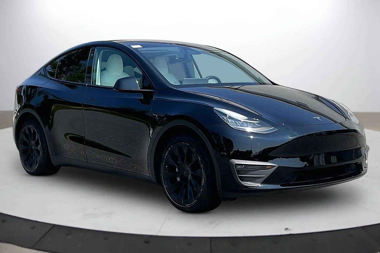Used 2022  Tesla Long Range image 2