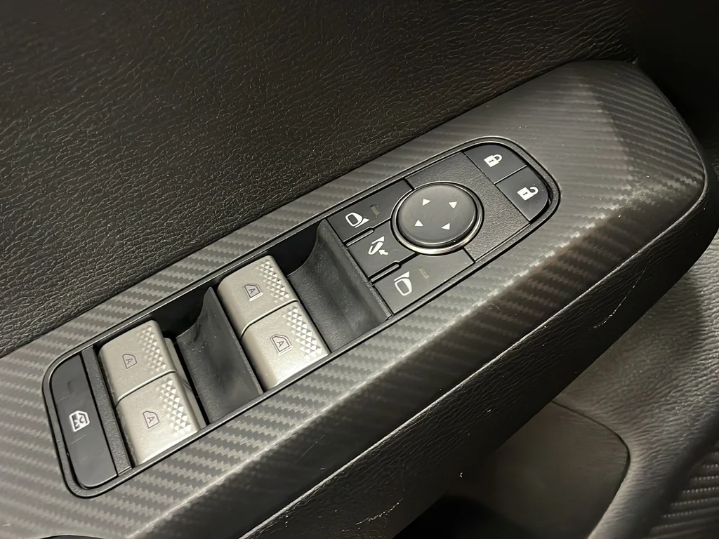 Used 2024 Black Mitsubishi SE image 39