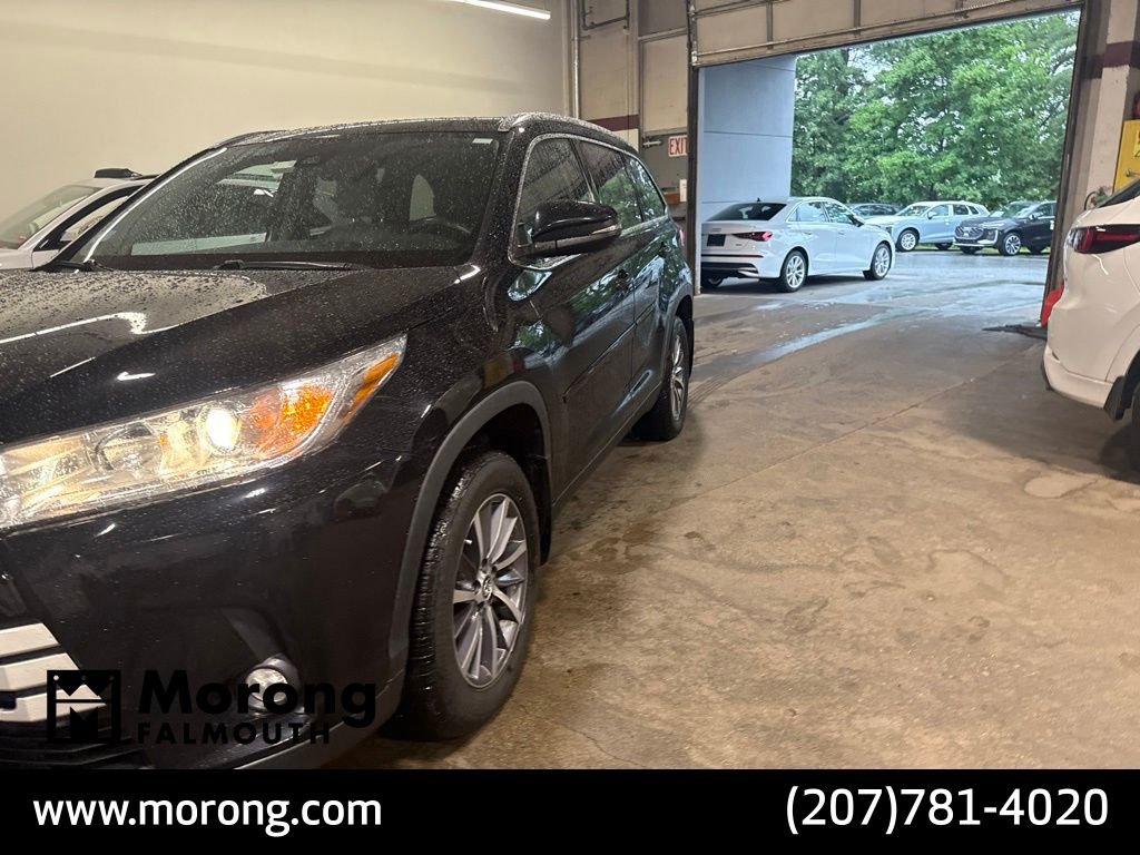 Used 2019 Black Toyota XLE image 15