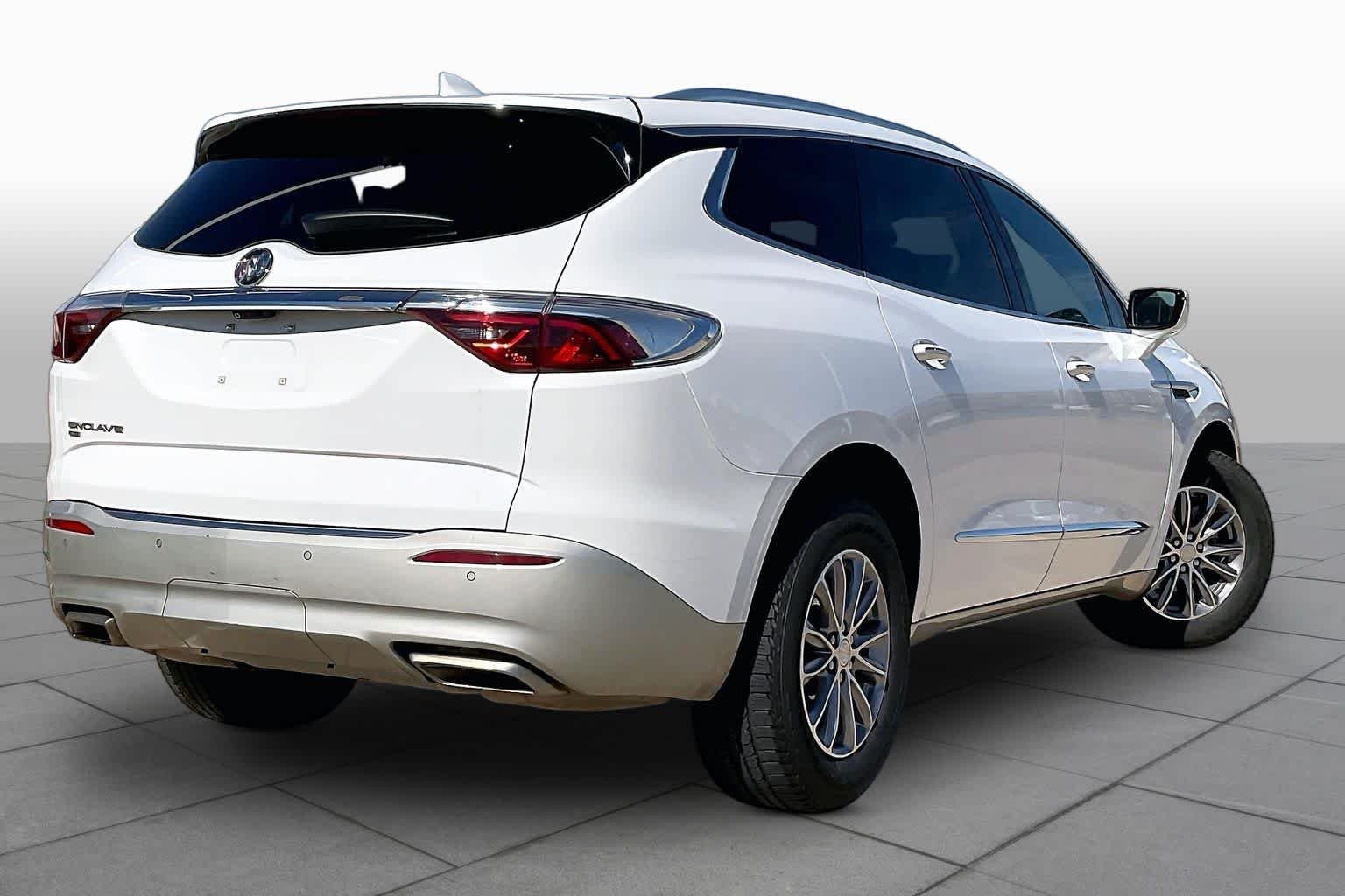 Used 2022 Summit White Buick Premium image 11