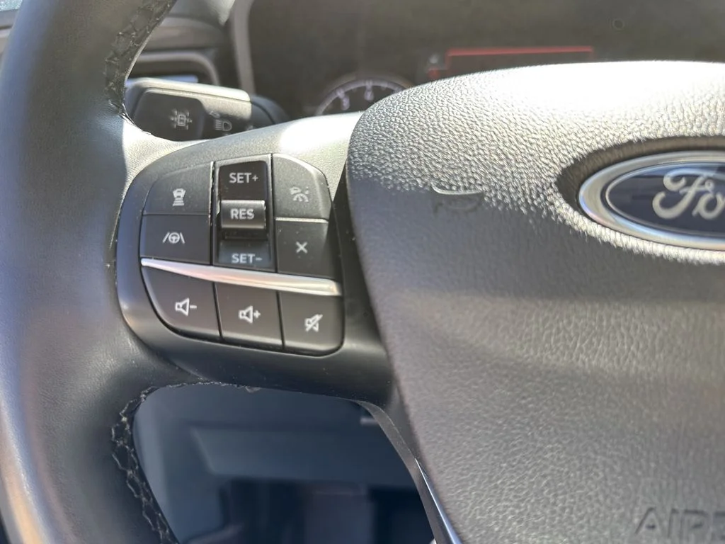 Used 2023 White Ford Lariat image 24