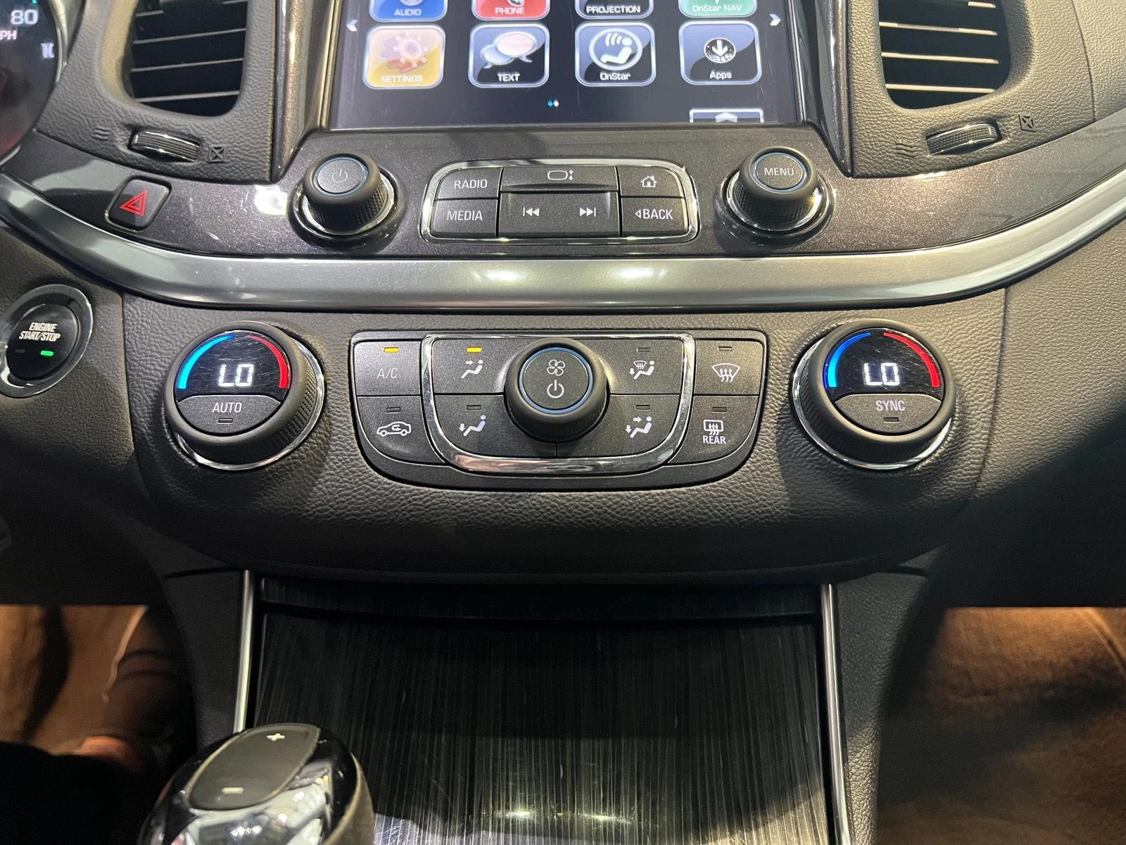 Used 2018 SILVER ICE METALLIC Chevrolet LT image 26