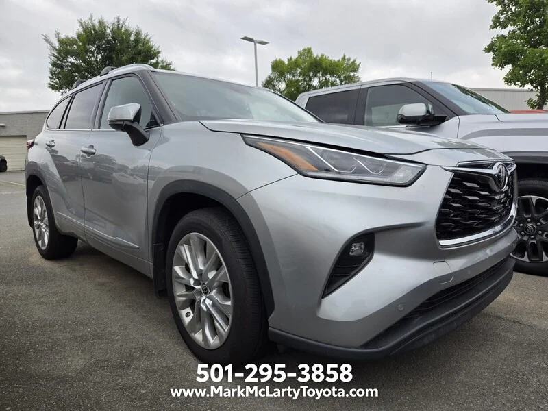Used 2023 Celestial Silver Metallic TOYOTA LIMITED image 11