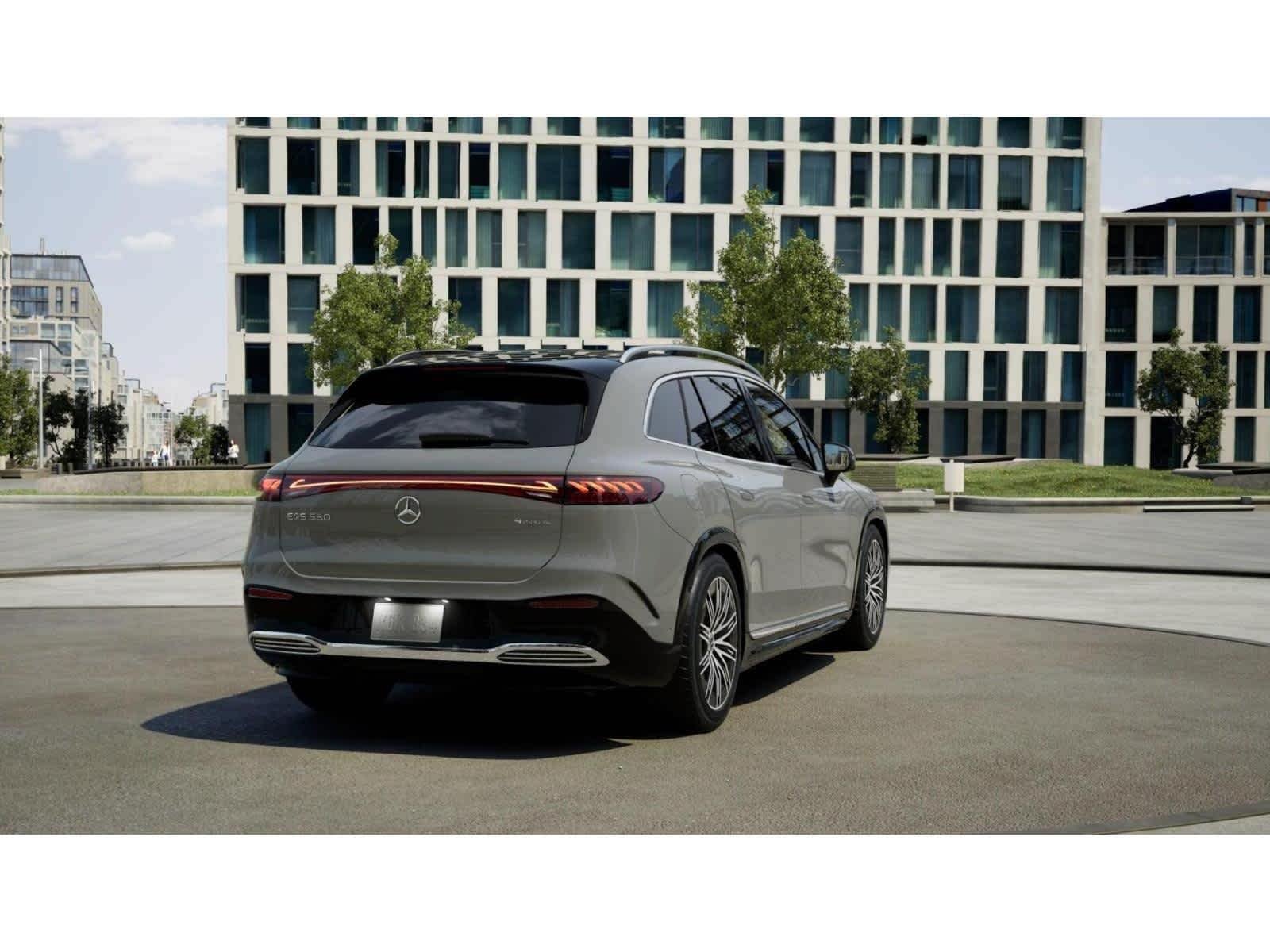 New 2027 MANUFAKTUR Alpine Grey Mercedes-Benz EQS 550 image 2