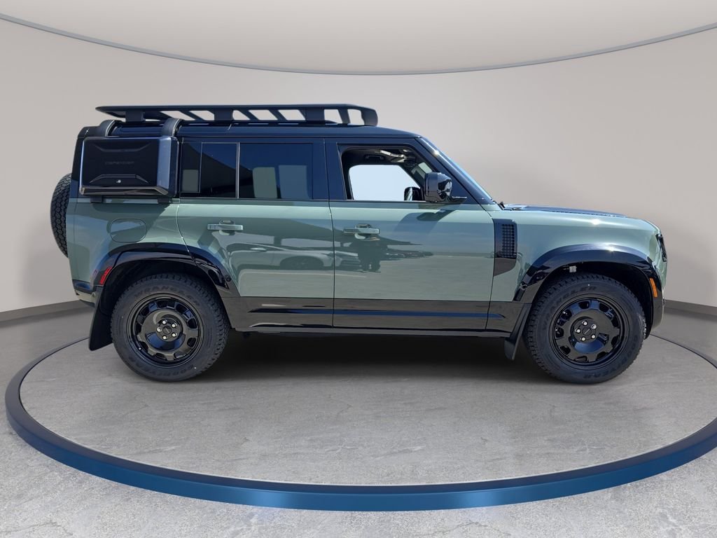 New 2026 Keswick Green Land Rover Trophy Edition Keswick image 4