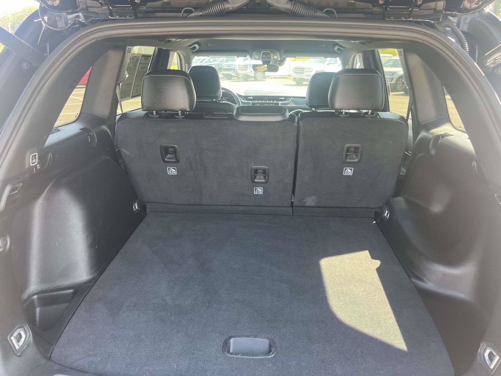 Used 2025 Black Jeep Altitude image 10