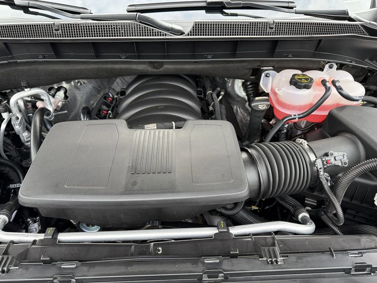 New 2026 Polar White Tricoat Chevrolet High Country image 25