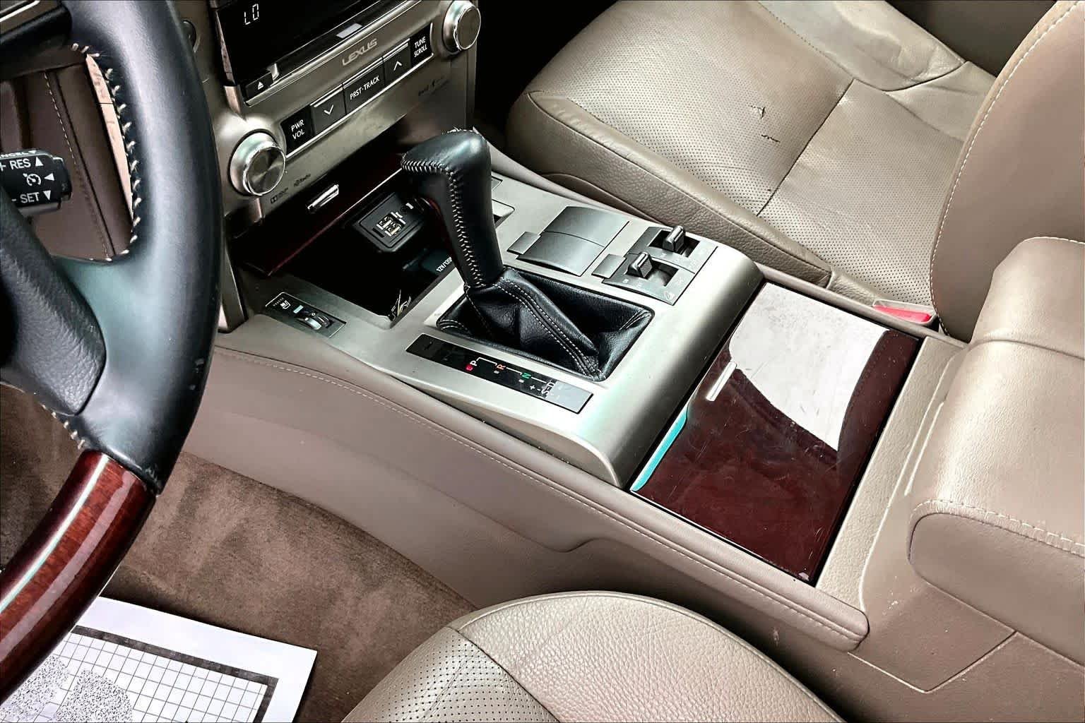 Used 2015 Starfire Pearl Lexus  image 16