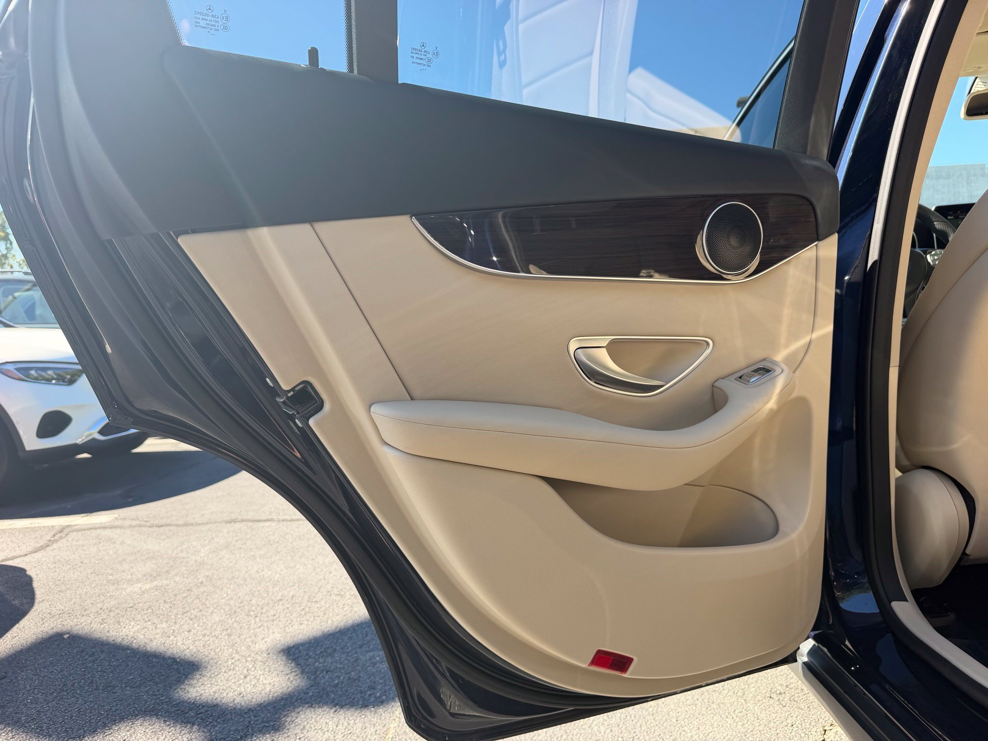 Used 2018  Mercedes-Benz GLC 300 image 22