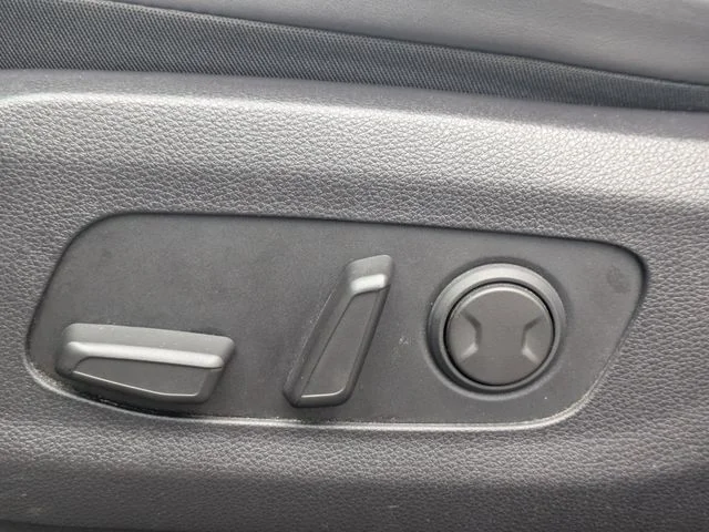 Used 2024 Red Kia LX image 17