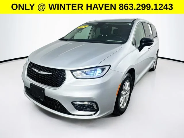 Used 2024 Silver Chrysler Touring L image 3