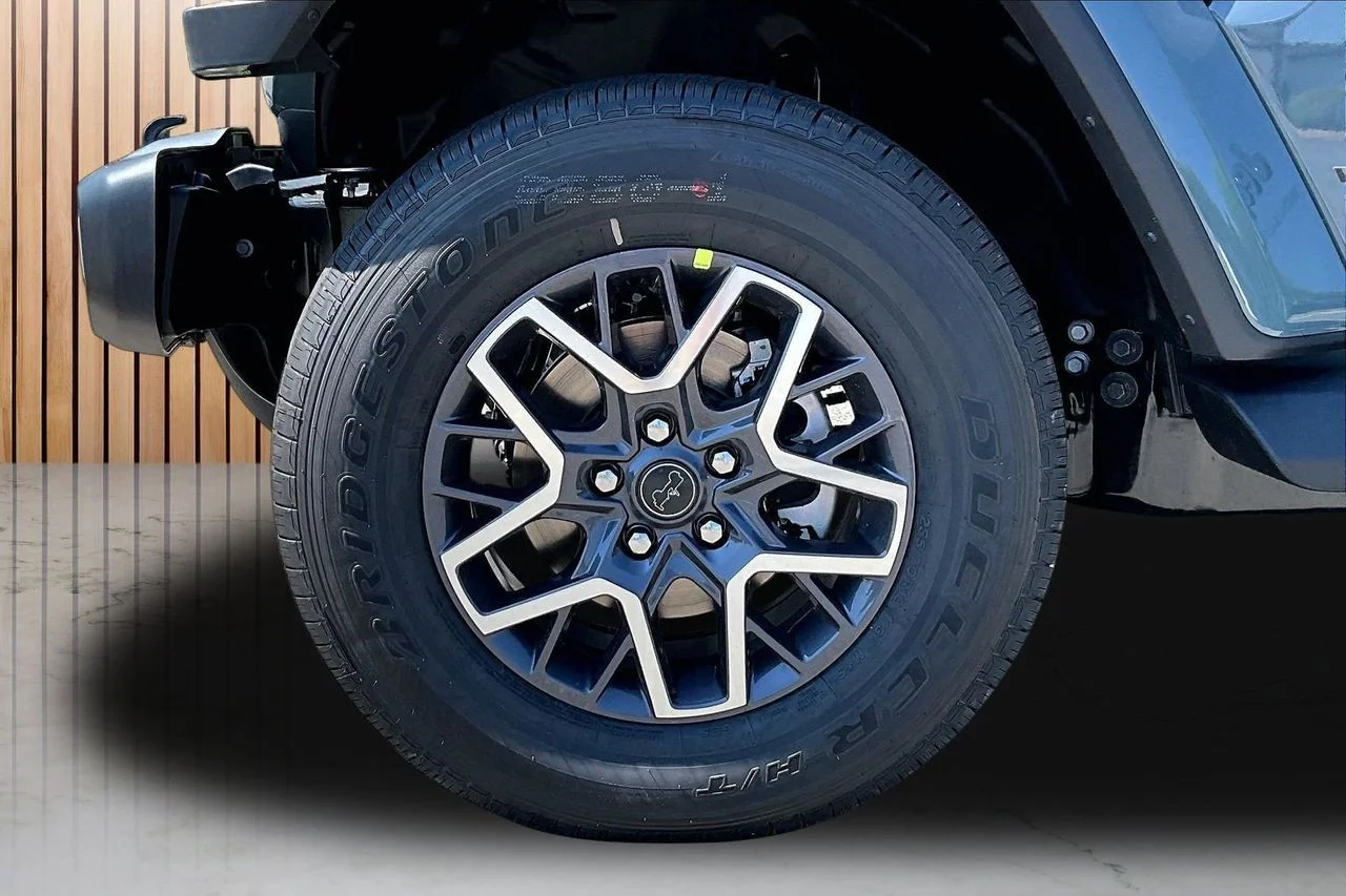 New 2026 Anvil Clear-Coat Exterior Paint Jeep Sahara image 29