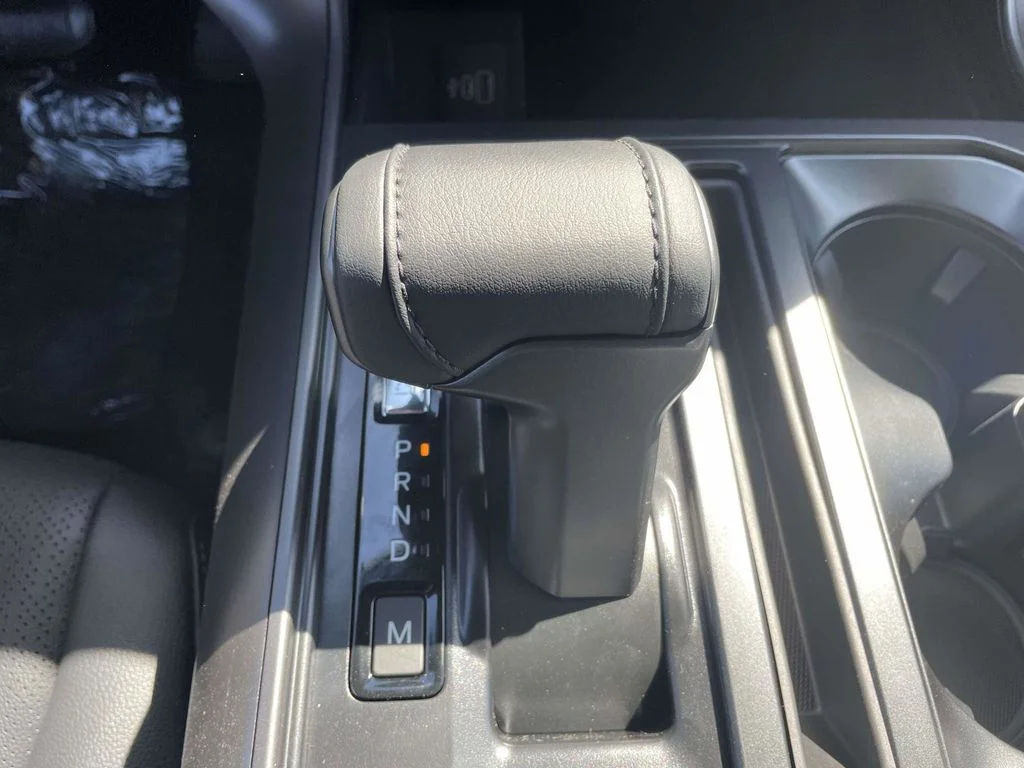 New 2026 Oxford White Ford Lariat® image 17