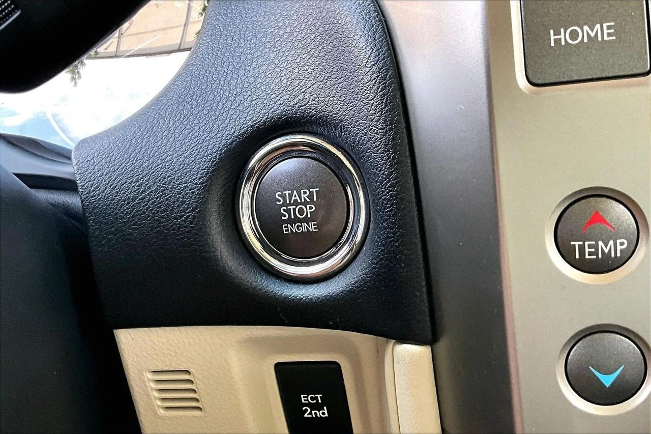 Used 2020  Lexus 460 image 29
