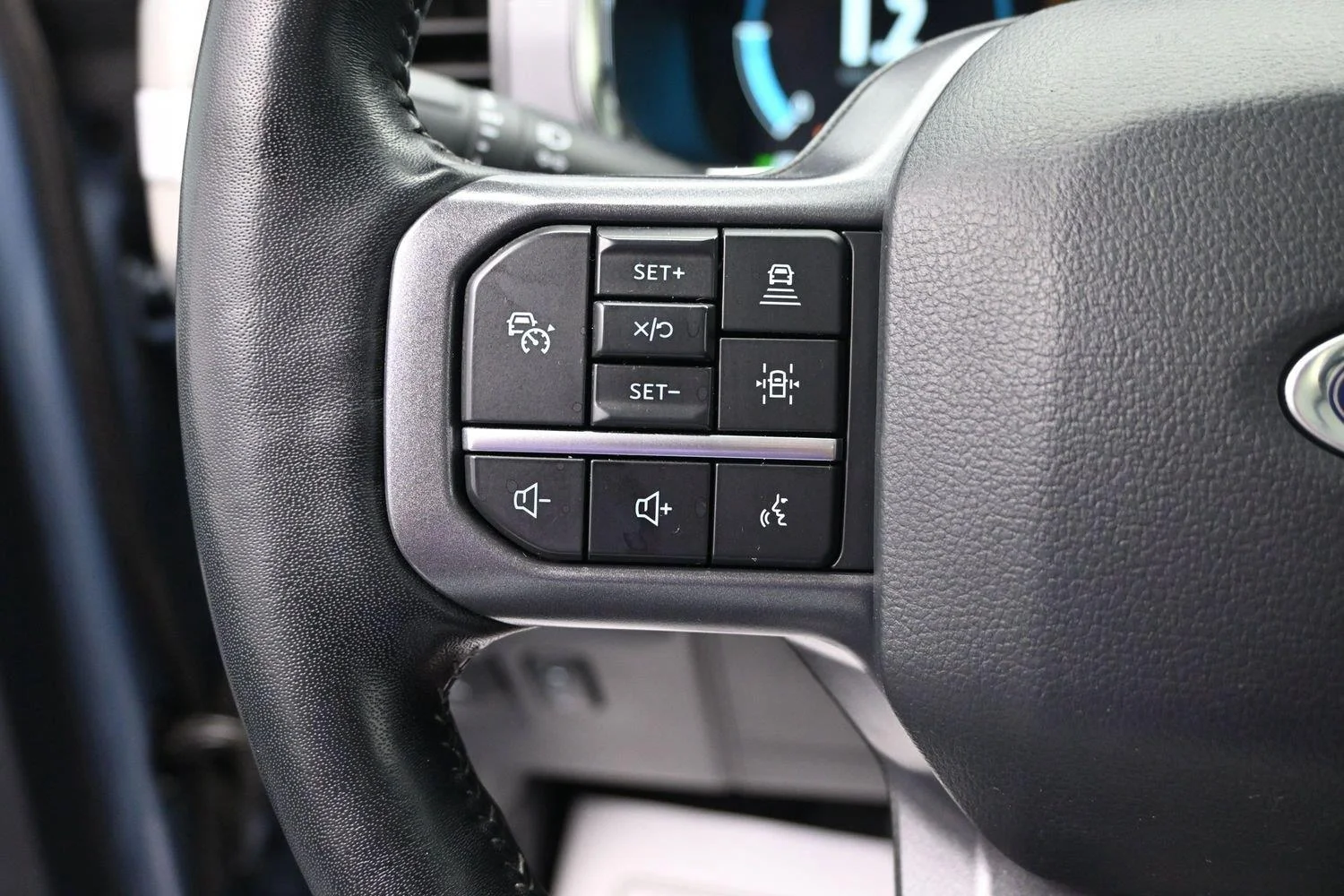 Used 2023 Azure Gray Metallic Tri-Coat Ford LARIAT image 28