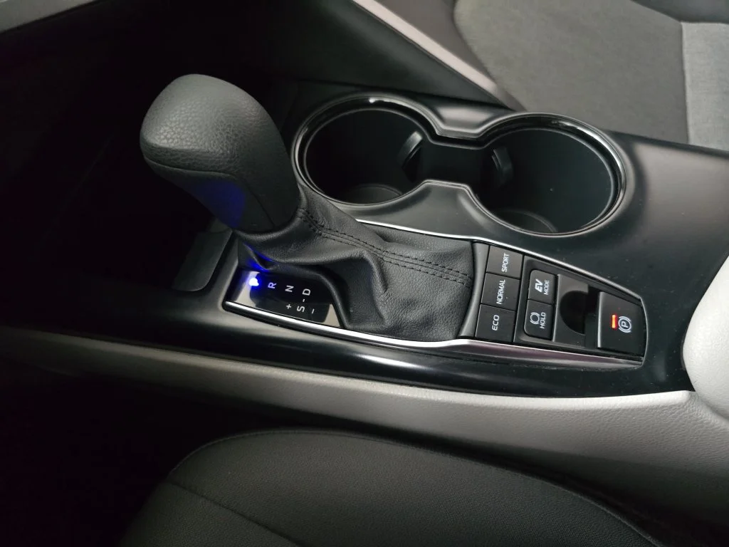 Used 2020 Gray Toyota LE image 25