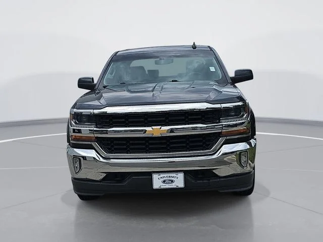 Used 2018 Gray Chevrolet LT image 8