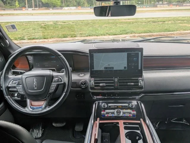 Used 2023 Black Lincoln Reserve image 30