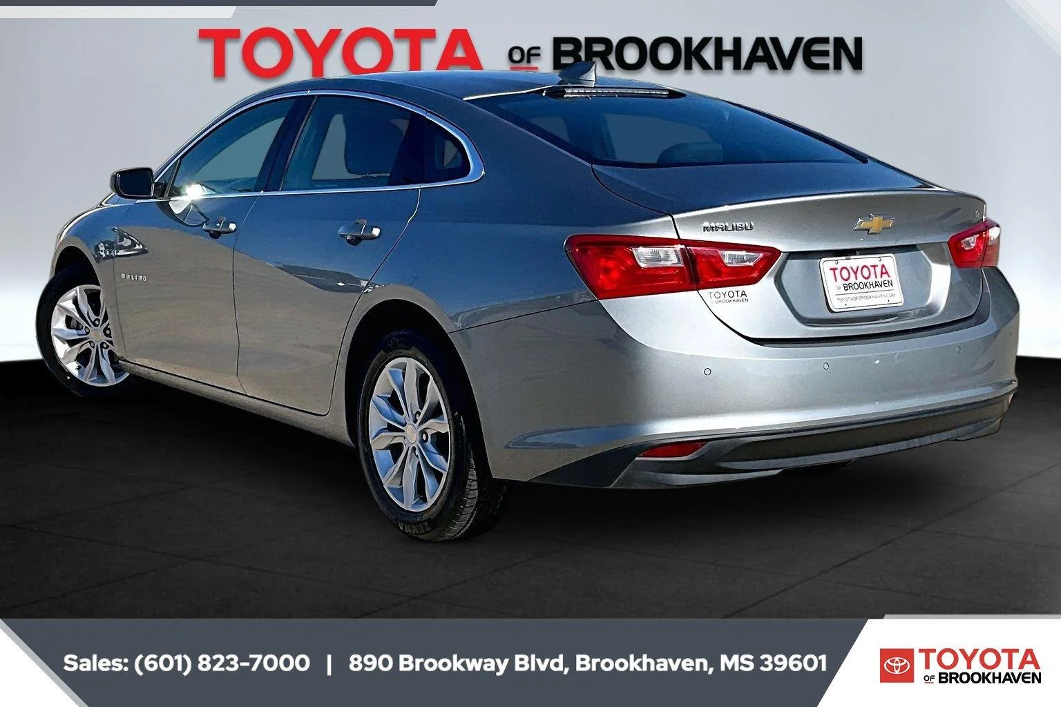 Used 2025 Sterling Gray Metallic Chevrolet LT image 2