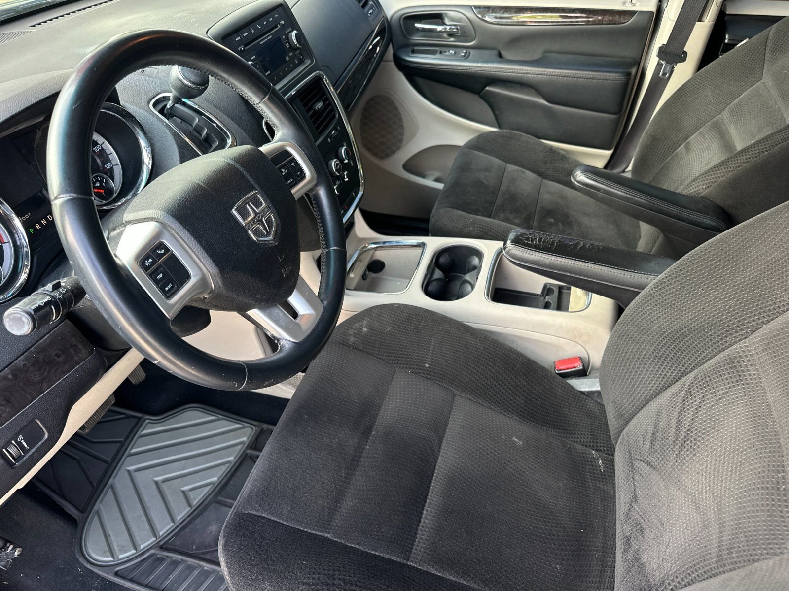 Used 2016 Granite Crystal Metallic Clearcoat Dodge SXT image 9