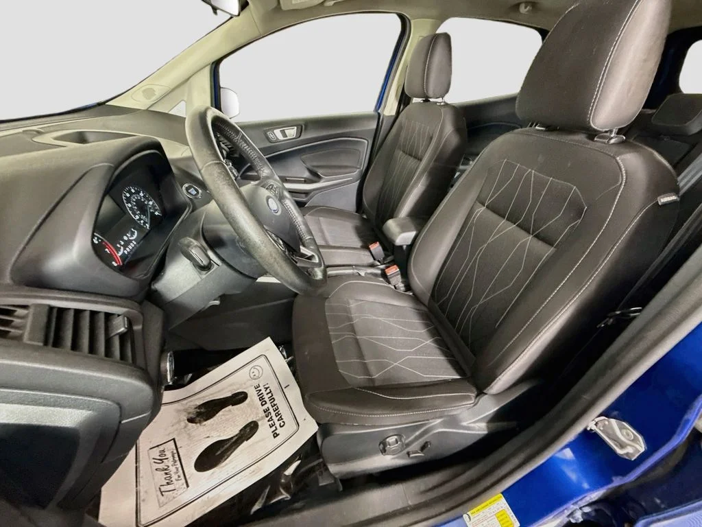 Used 2018 Blue Ford SE image 19