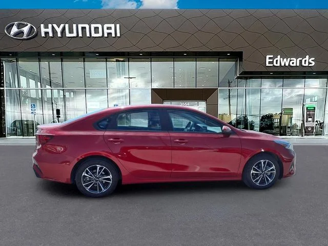 Used 2023 Red Kia LXS image 8