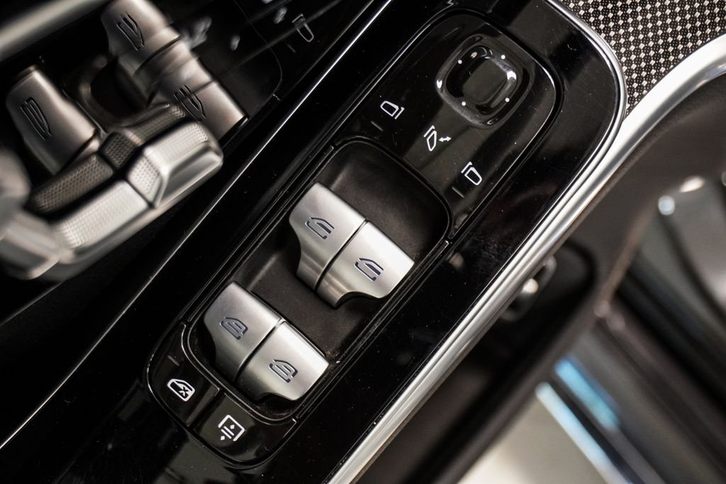 Used 2022 Gray Mercedes-Benz S 500 image 24