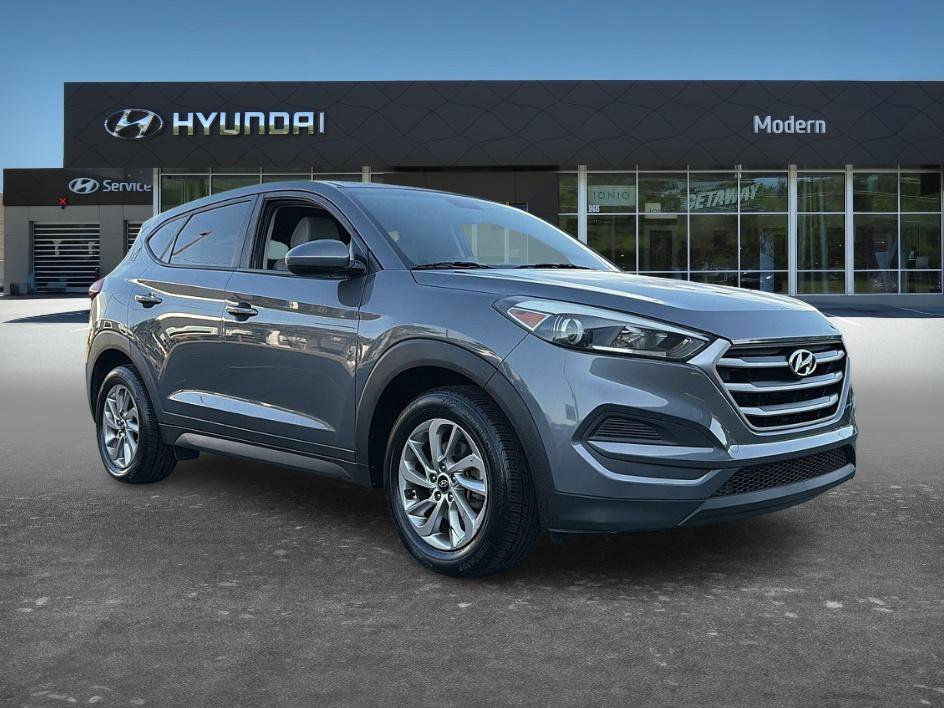 Used 2018 Coliseum Gray Hyundai SE image 3