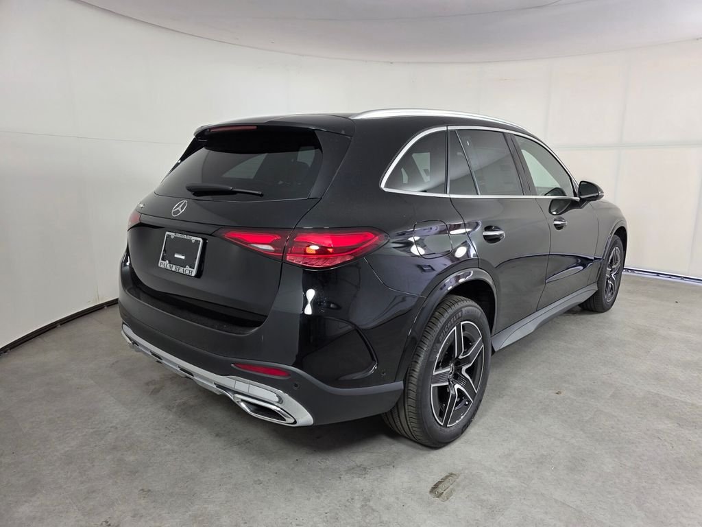 New 2026 Black Mercedes-Benz GLC 300 image 4