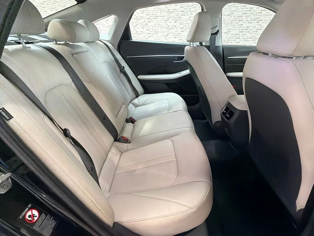 Used 2022 Black Hyundai Limited image 12