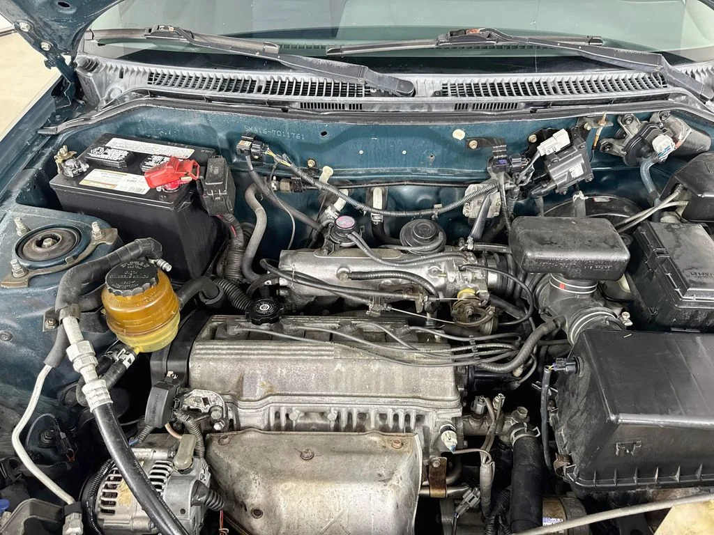 Used 1997  Toyota Base image 32
