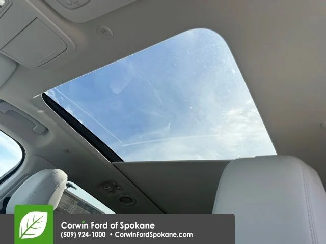 New 2026 Star White Metallic Tri-Coat Ford Platinum image 31