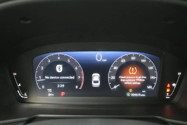 Used 2026 White Honda SE image 21