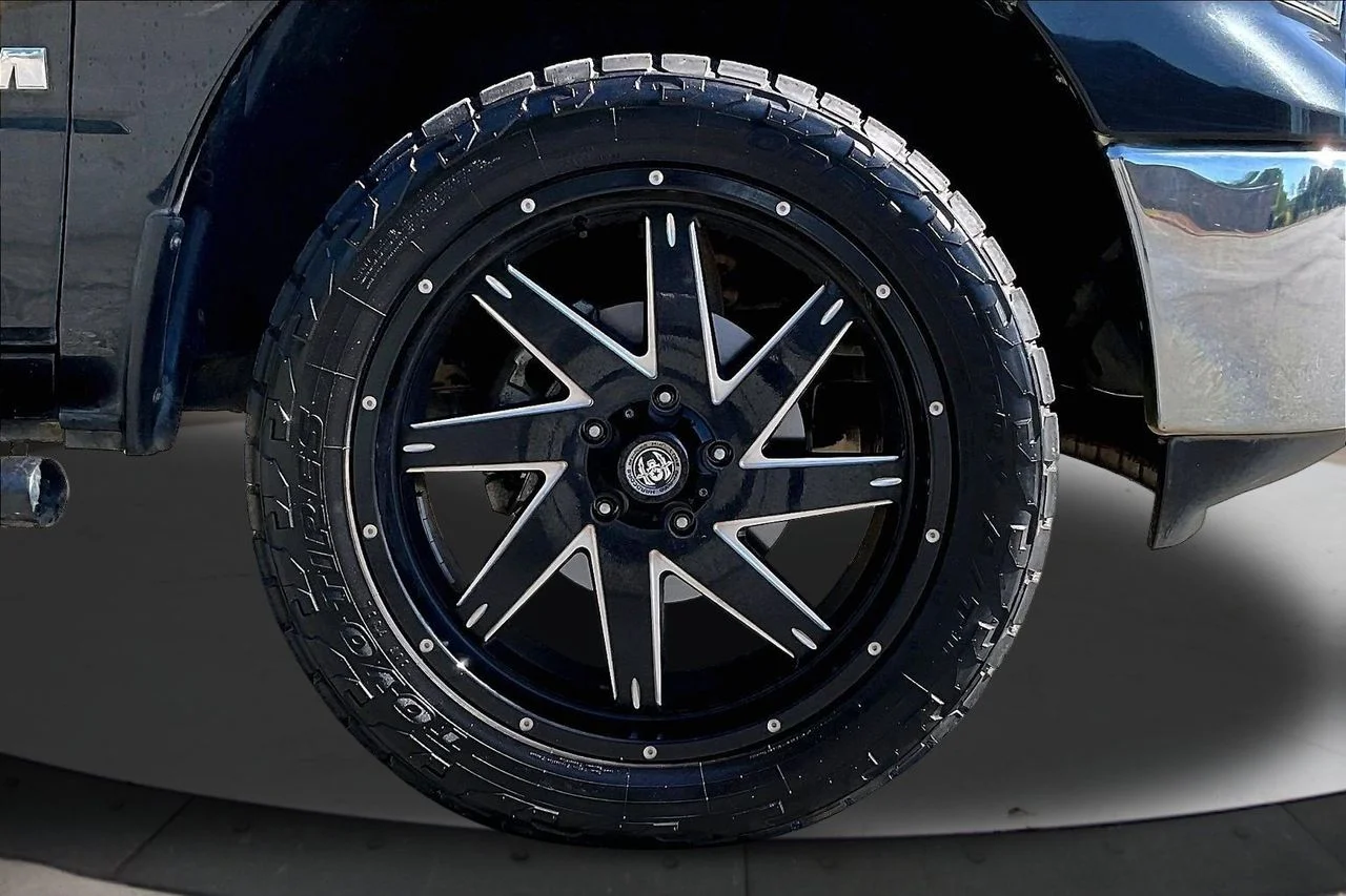 Certified Used 2018 Black Ram SLT image 32