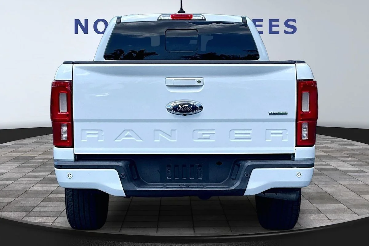 Used 2019  Ford LARIAT image 5