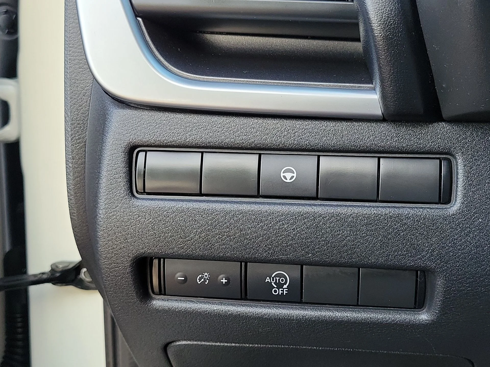 Used 2023 White Nissan SV image 11