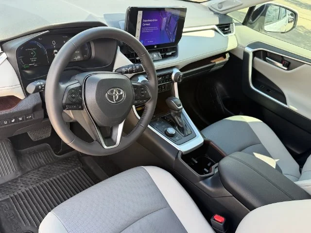 Certified Used 2025 WIND CHILL PEARL Toyota Limited image 12